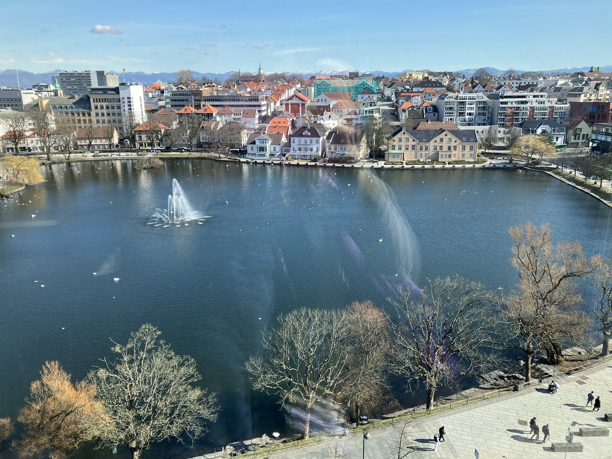 TSukenobu's tweet photo. Stavanger in Norway絶景✈️🗻⛲️✨
#janove #janoveottesen #kaizersorchestra #mickelohse #atomicswing https://t.co/HxUJgfSB06