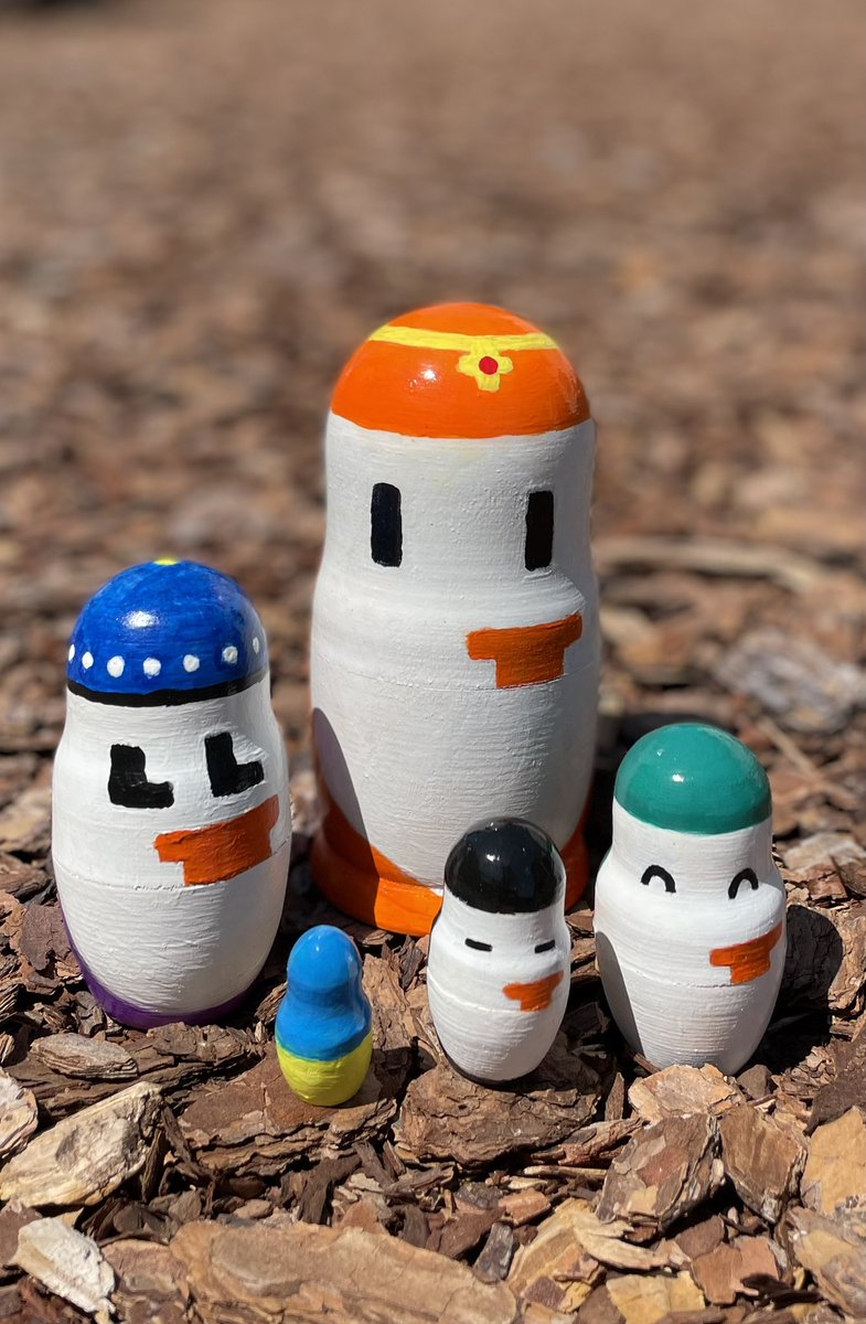 MIKAELO72's tweet photo. Gm! ☀️ 
Check out my cute-looking pesky fam. 

It actually took me some time to paint these. But I absolutely enjoyed it! 
Happy weekend! 
🐧🖤 NOOT NOOT! 

@peskypenguins @NootDAO #SolanaNFTs #moon #soon https://t.co/x19fN2pPaa