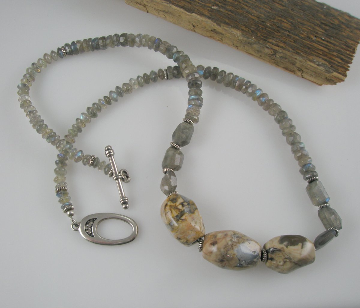 stoneberri's tweet image. Gray and Tan Necklace tuppu.net/704e9f31 #Stoneberri #Etsy #ToggleClosure
