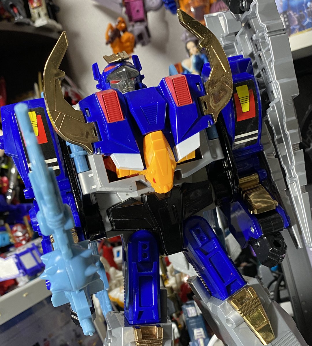 #嘘みたいな値段で買えたTFを晒す 
プライムFE版2500円
復刻ゴッドジンライ2400円
プラチナムオメガコンボイ計17000円
イーグル銃口欠品箱なしデスザラス9980円

ジンライ以外はここ3年以内に見つけた物で、デスザラスは結構「ヤッてる」方じゃない???? 