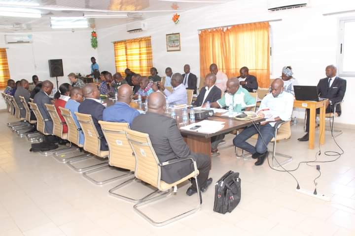 CCESP_Officiel's tweet photo. #J2 #PLDPP #SanPedro
LES ENTREPRISES INDUSTRIELLES DE SAN PEDRO AU CENTRE DE TOUTE L’ATTENTION DU COMITE LOCAL DE CONCERTATION ETAT SECTEUR PRIVE
👉 https://t.co/tPPSSC05BM
#CCESP
#CLCESP
#DialoguePublicPrivé https://t.co/VBUEucVShA