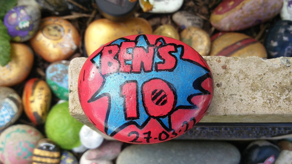 mummalarky's tweet photo. Today's rock drop at Ben's tree is courtesy of @inside_inn
#RockDrop #BensTree @PassTheSmileOrg https://t.co/PHxl9Asj5s