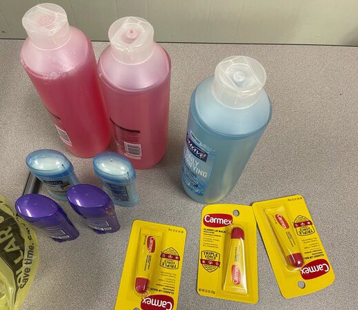 nhs_memorial's tweet photo. Our members donated over 200 items to the McAllen Nursing Home Drive hosted by the Memorial United Way Ambassador Program! https://t.co/RXmjKHI6A6