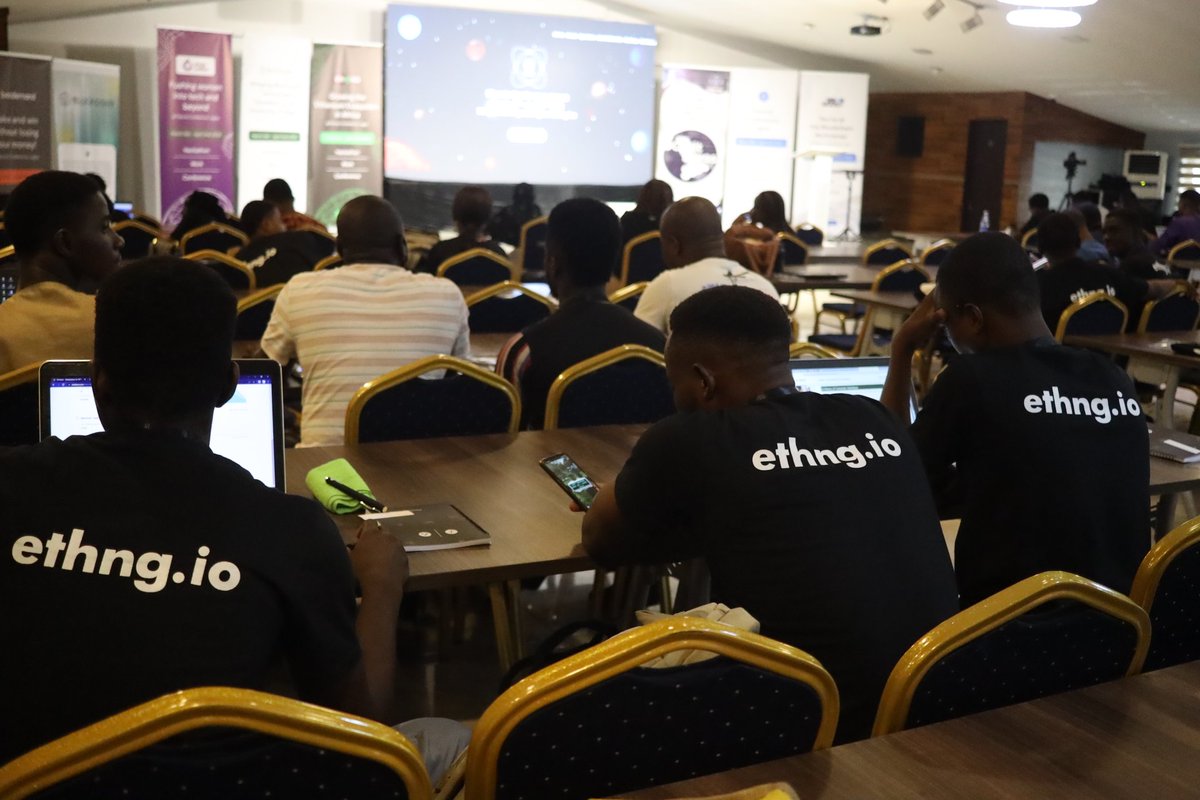 EthereumNigeria's tweet photo. According to @jonasjetschni, Metaverse is comprised of interconnected digital spaces in which humans interact with sense of presence.
#Meterverse #Web3 #Technology #FilecoinconferenceLagos 🇳🇬
#BuildWithFilecoin #HackWithFilecoin https://t.co/Ki8lmCnqiQ