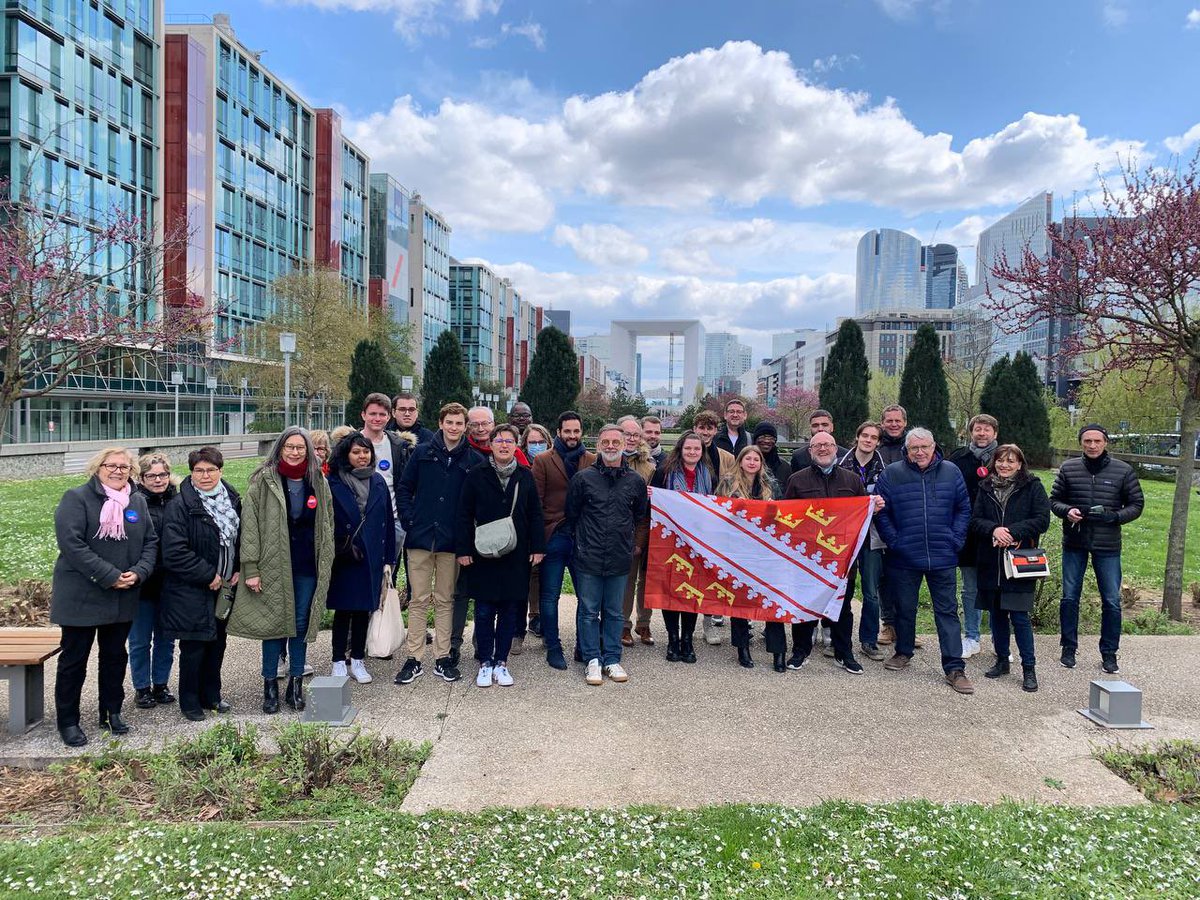 BasRhinavecvous's tweet photo. L’Alsace est à Paris La Défense pour #MacronArena ! 💪

🔴 MEETING EN DIRECTE : https://t.co/aw7WYED4JT 

#avecvous 
#noustous https://t.co/4OGCKM6v3c