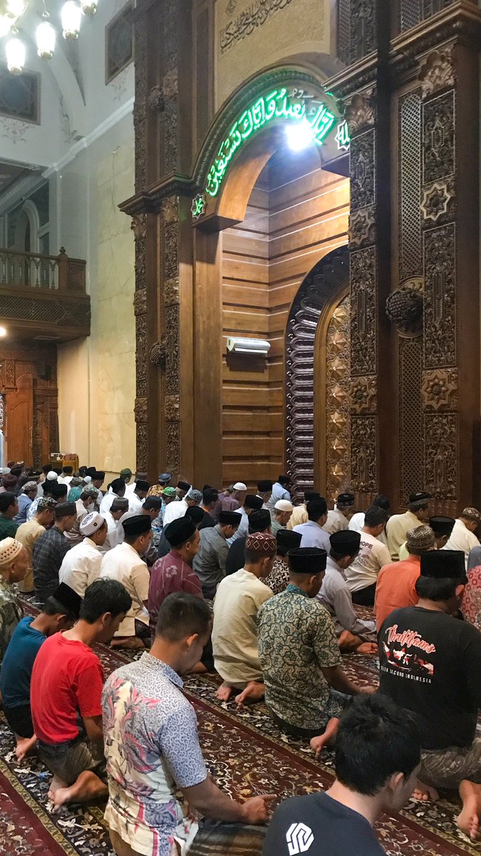 teraweh pertama ning masjid al-falah @desamargoyoso penuh jamaah