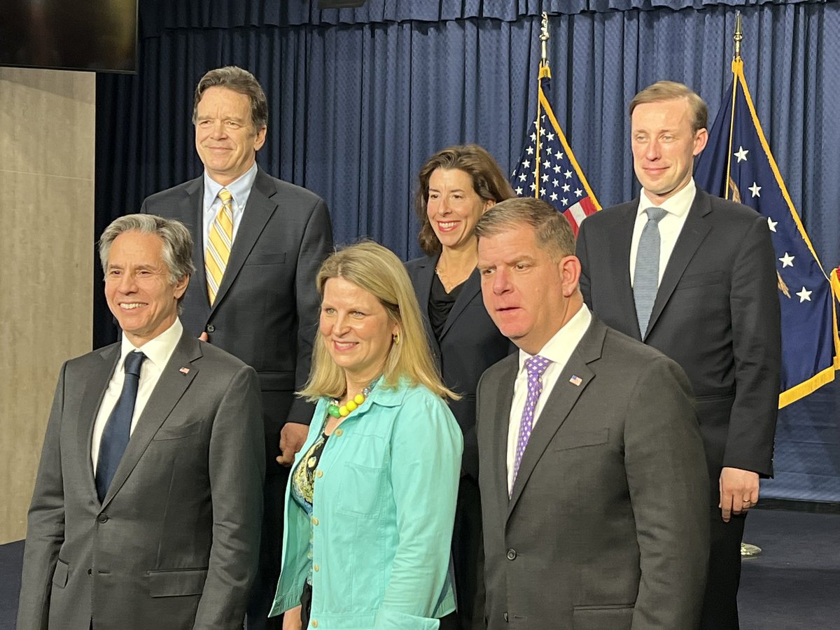 tmmackall's tweet photo. Proud to be with @ed__potter to support @USCIB_CEO at tripartite President’s Committee on @ilo chaired by Secretary Walsh &amp; composed of @USCIB @AFLCIO &amp; USG leaders. Many thanks to @ILAB_DOL &amp; to @POTUS for the truly impressive participation! https://t.co/0qdkMVPjdK