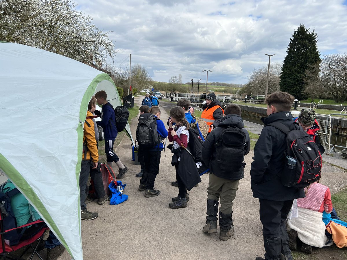 daveakasarah's tweet photo. @CheshireHike more smiles and resilience - #HannahWeaverham https://t.co/a1QLcfxhxg