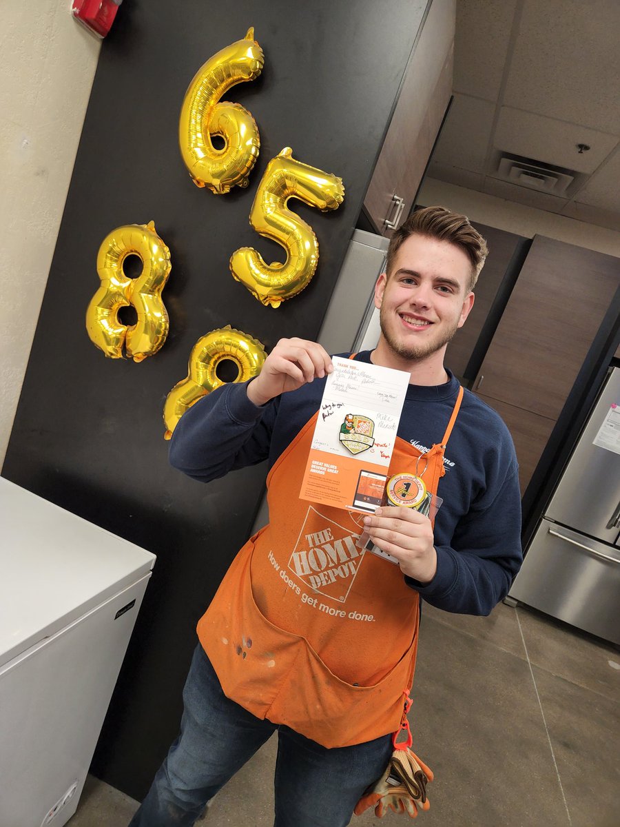 PatrickWeaver6's tweet photo. Shout out to all the awesome milestones achieved! We thank all the associates for their hard work and dedication! We had bronze all the way to platinum! Keep being great at 6588! @HomeDepot_6588 @StephVasquezSA @bert4828 @SMaurice2 @KaliTerryTHD @THD_MikeMinuto https://t.co/n3cwRposRU