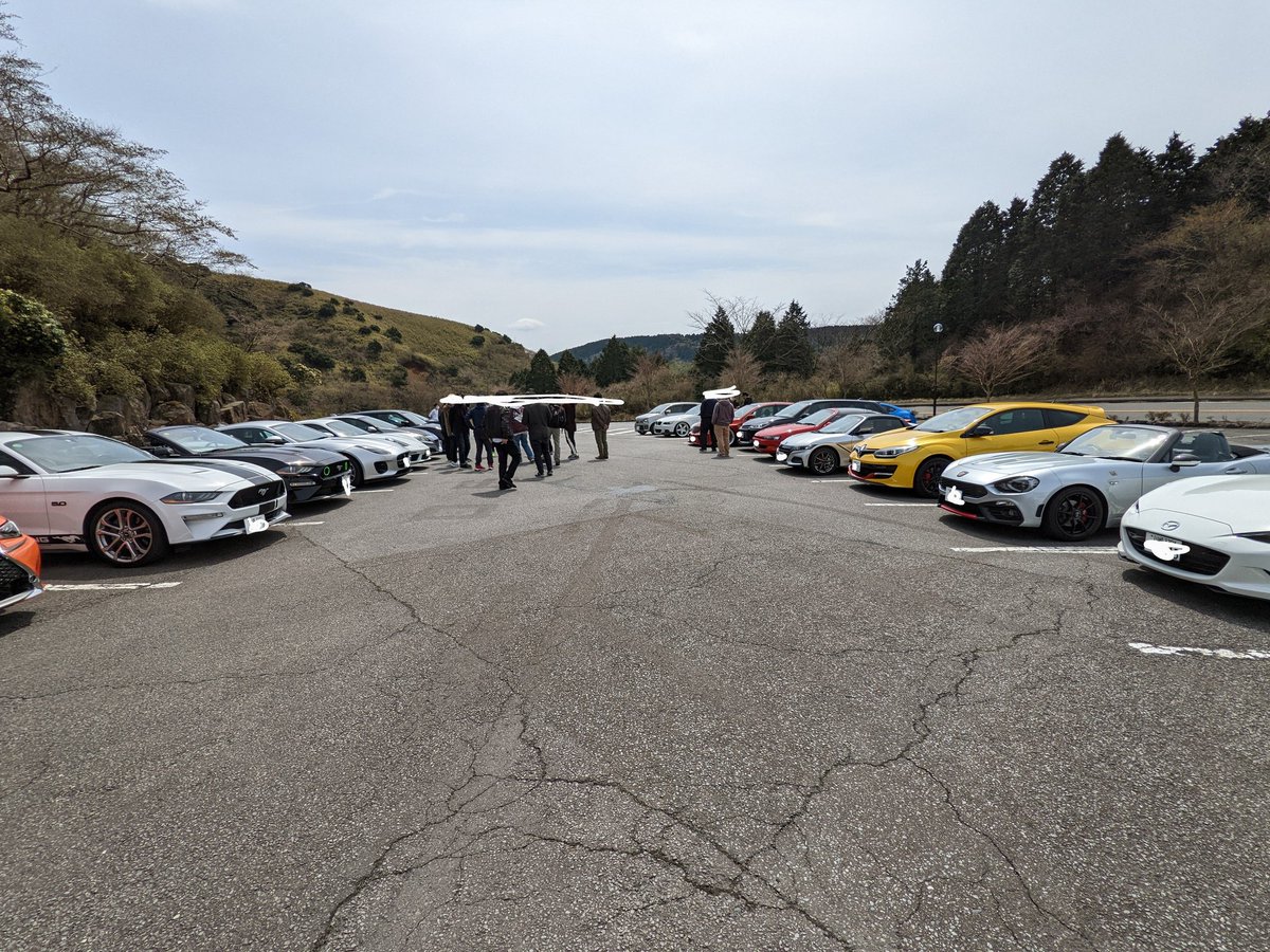 EsoraYuno's tweet photo. ここは会場じゃなくて一時集合場所なので全員じゃないんですが、すでに圧巻だった…
ていうかここが会場だと思ってる人すらいた説
#V_DC https://t.co/TPVlQuc6M1