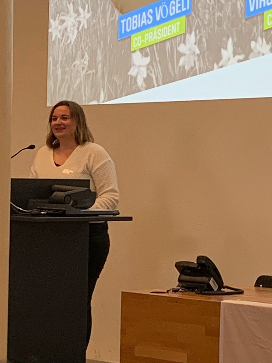 Notre Co-présidente @VirginieCavalli ouvre l’AG des Jeunes Vert’libéraux. « Vous êtes l’avenir de notre parti. Engagez-vous! » #présentspourlavenir