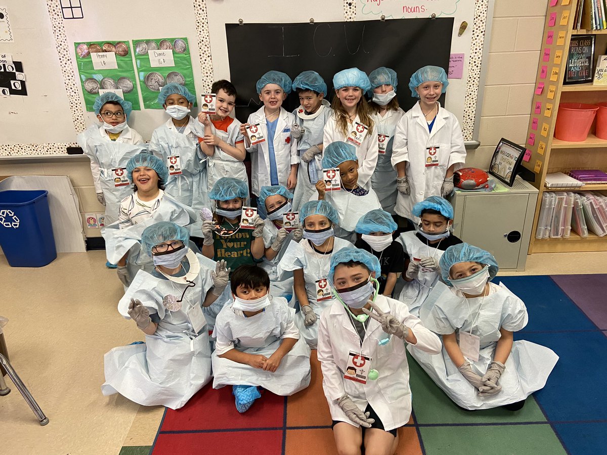 fun_firsties's tweet photo. Super proud of my little surgeons! 🩺Another successful contraction surgery in the books! @_THETigers #theNEISDway @RootEdSA https://t.co/Uxkquy5hj5