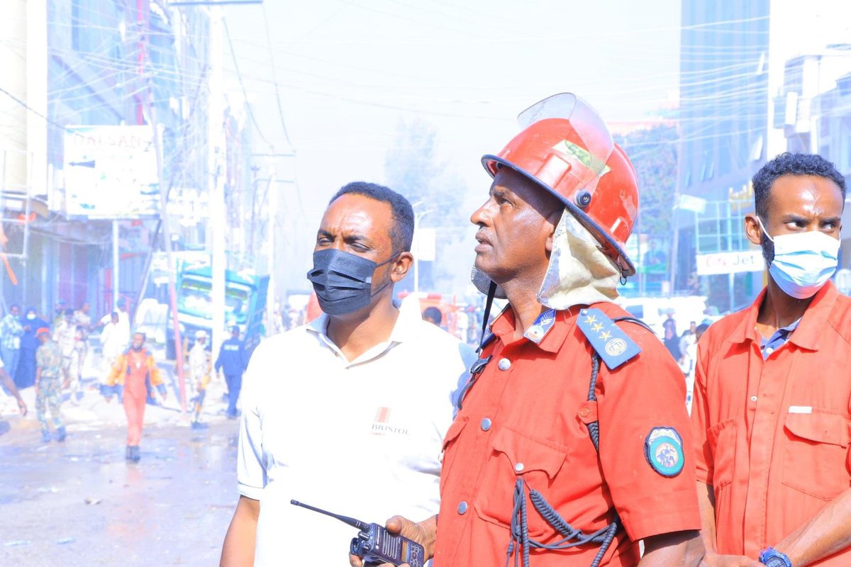 YusufMuhyadinM's tweet photo. 🚨Our National Heroes🚨@SLfireservice 
It is tragic &amp; devastating to see the aftermath of the fire in the market of Waaheen,HGS.Words cannot express our appreciation for each and every single1 in our firefighter dep,national army,government officials,&amp;SL citizens.#SomalilandisONE https://t.co/a8XRT9x93F