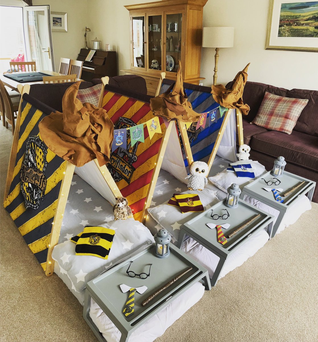 Harry Potter themed sleepover for 3 girls in Milton Of Campsie ⚡️🧙🏻‍♀️

#sleepover #party #glasgow #miltonofcampsie #harrypotter #gryffindor #hufflepuff #ravenclaw #slytherin #teepee #teepeesleepover