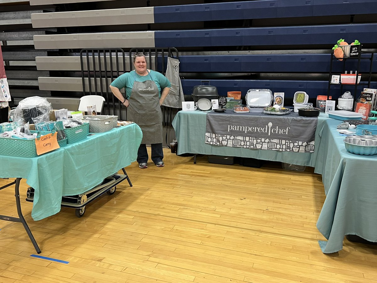 JessDawn20's tweet photo. Come see us today from 10-3pm at Scott High School!! https://t.co/AV8noSXgP1