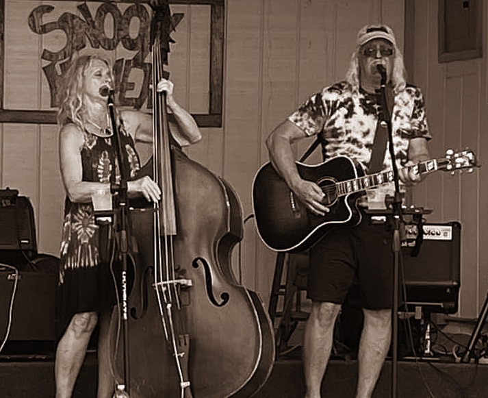 TheMasons2017's tweet photo. Toe-tappin' on the Myakka with the cool people at Snook Haven! TODAY 1-4 pm
#themasonsacoustic #toetappinmusic #acousticduo #livemusic #snookhavenonthemyakkariver #snookhaven #livetheliveyoulove #alwaysbecool😎 https://t.co/gwuYqYyJnF