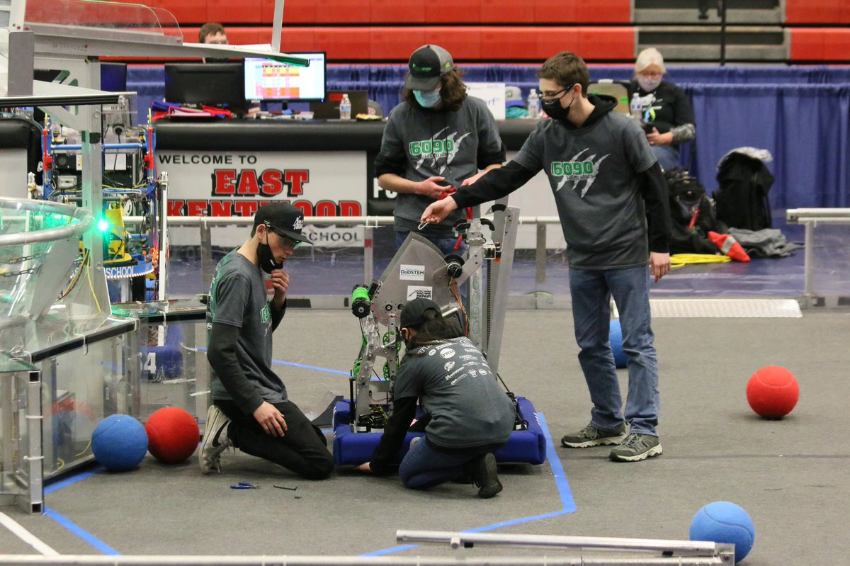 wildcats6090's tweet photo. Competition day at East Kentwood High School Fieldhouse. Come support us. Admission is free. 

East Kentwood High School
6230 Kalamazoo Avenue SE
Kentwood, MI USA

If you can’t make it watch us live at…

https://t.co/z0yRQBz7Np https://t.co/j5uFMJ19p0