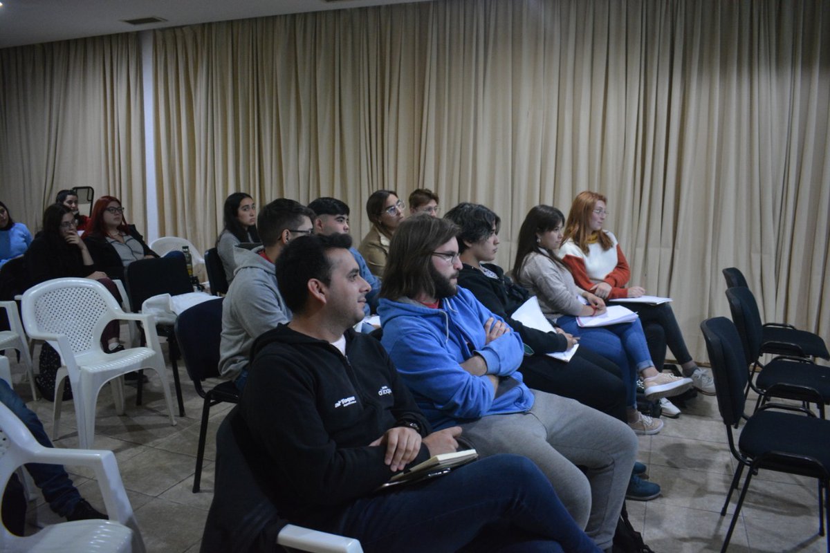AlToqueDeportes's tweet photo. • Curso "Periodismo, Deporte y Género" a cargo de @ayelenpujol •

Seguimos este sábado con el segundo encuentro.

🙌 https://t.co/CGfwTbLI4o