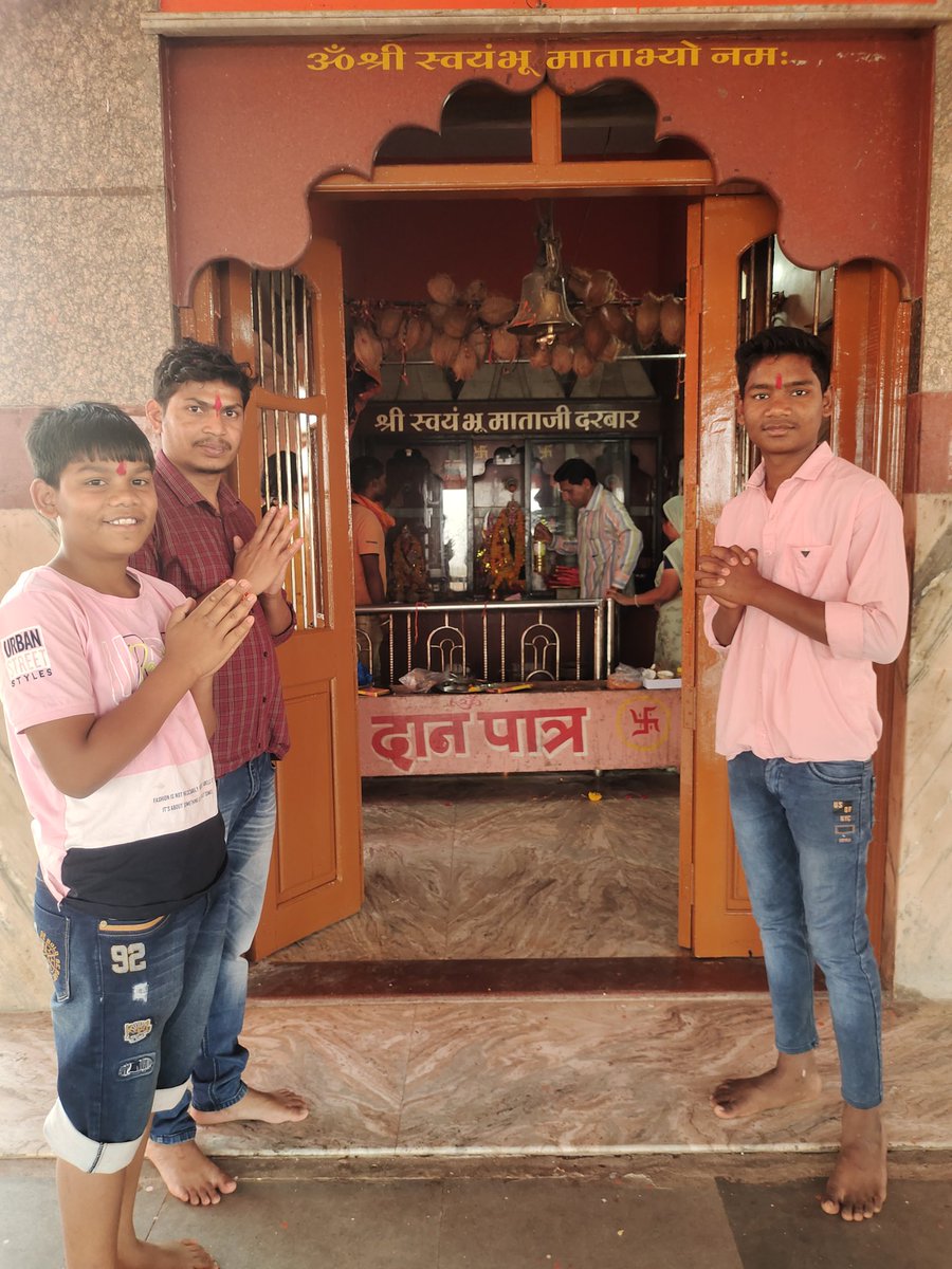 DudeGamer9090's tweet photo. आप सभी को चैत्र नवरात्रि की हार्दिक शुभकामनाएं। 
#नवरात्रि२०२२ #विक्रम_संवत_2079 https://t.co/zIaZrnKqmK