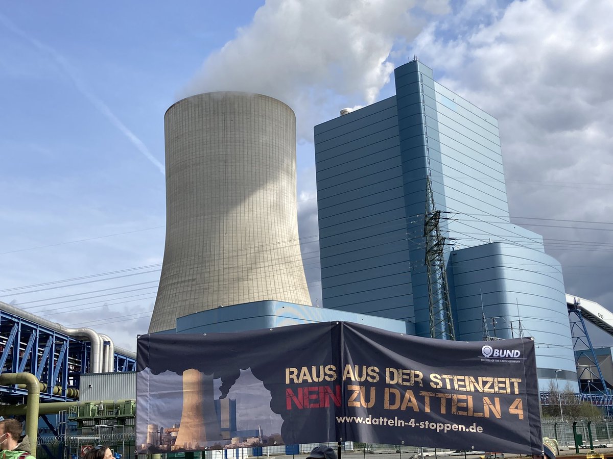 Die russische Kohle, die im Schwarzbau Datteln 4 verfeuert wird, finanziert auch den Angriffskrieg Putin-Russlands gegen die Ukraine! Das muss sofort gestoppt werden!

#datteln4 #kohlestopp #Klimakatastrophe #fuckcapitalism