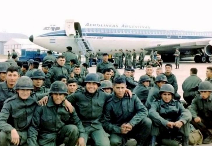 DanielCatalano_'s tweet photo. A 40 años de la guerra, reclamo histórico de nuestro pueblo, por el necesario reconocimiento a lxs veteranxs que pusieron el cuerpo y su vida, por que hoy toda América Latina sostiene nuestra reivindicacion, gritamos las Malvinas son argentinas! 
✌🏼🇦🇷☀️
#MalvinasNosUne https://t.co/2LAF1hlZzW