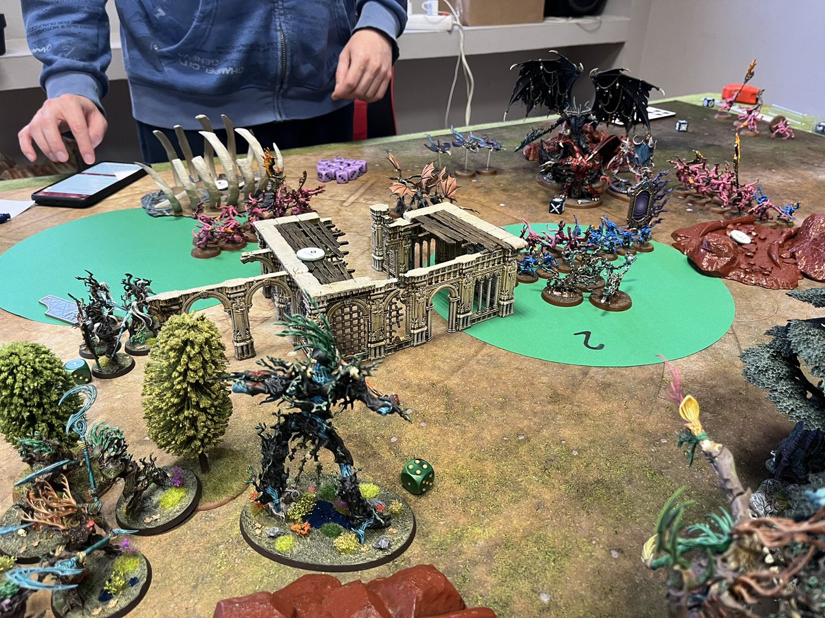 llnemll's tweet photo. #viergames de Age of Sigmar, Sylvaneth contra Legión! https://t.co/ia8Vdb9lMG