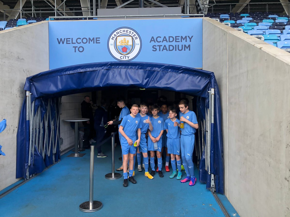 CoombeBoysNews's tweet photo. Day one highlights - what a way to start! #CBSPEteam https://t.co/4tNVUA8Iks