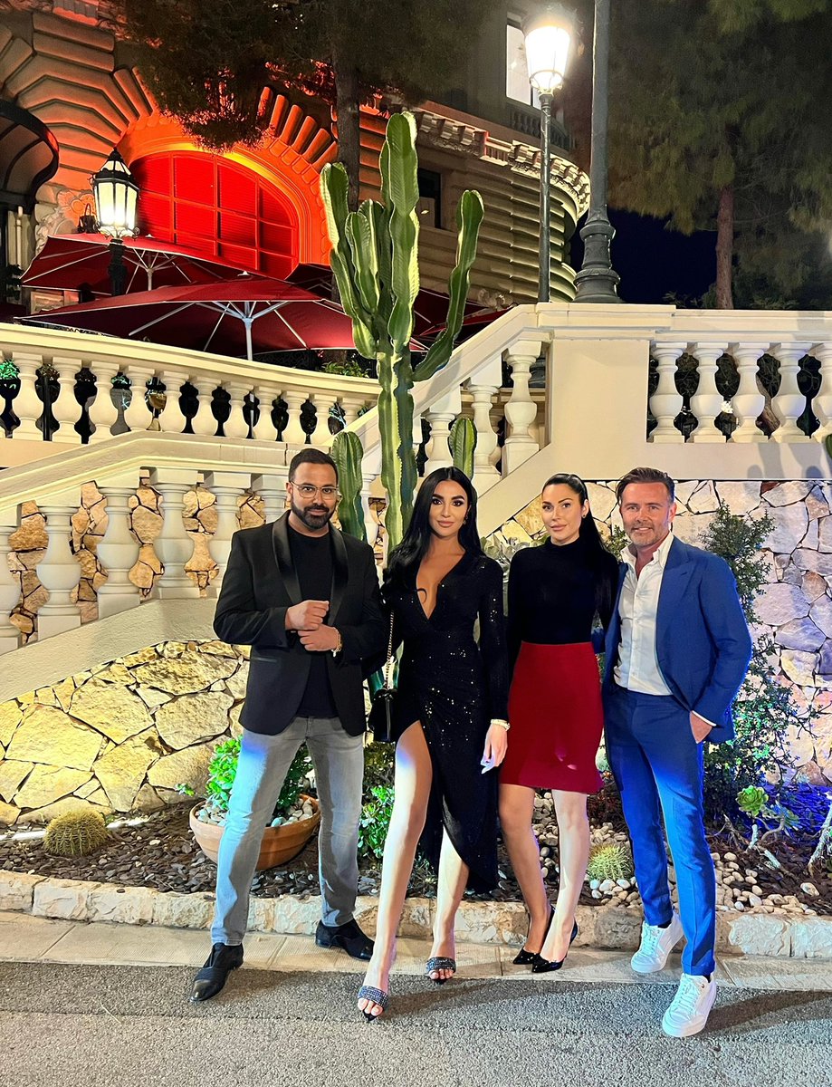 LIVE at AMWC Monaco with a truly incredible faculty 🎥💉🔥 thanks to <a href="/EUROMEDICOM/">EuroMediCom</a> and my wonderful team 🥰❤️