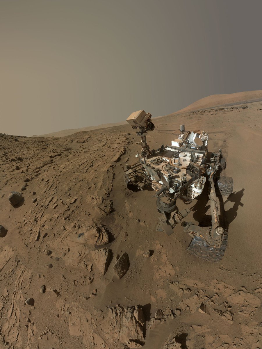 WWDP1024's tweet photo. People from hundreds years ago saw the mobile Internet as we now see artificial intelligence, landing on Mars, leaving the earth as unimaginable and incredible crazy things. Many people thinking of Musk as a lunatic. But I don’t think so like sci-fi movies shows @elonmusk https://t.co/2ERuviQYEr