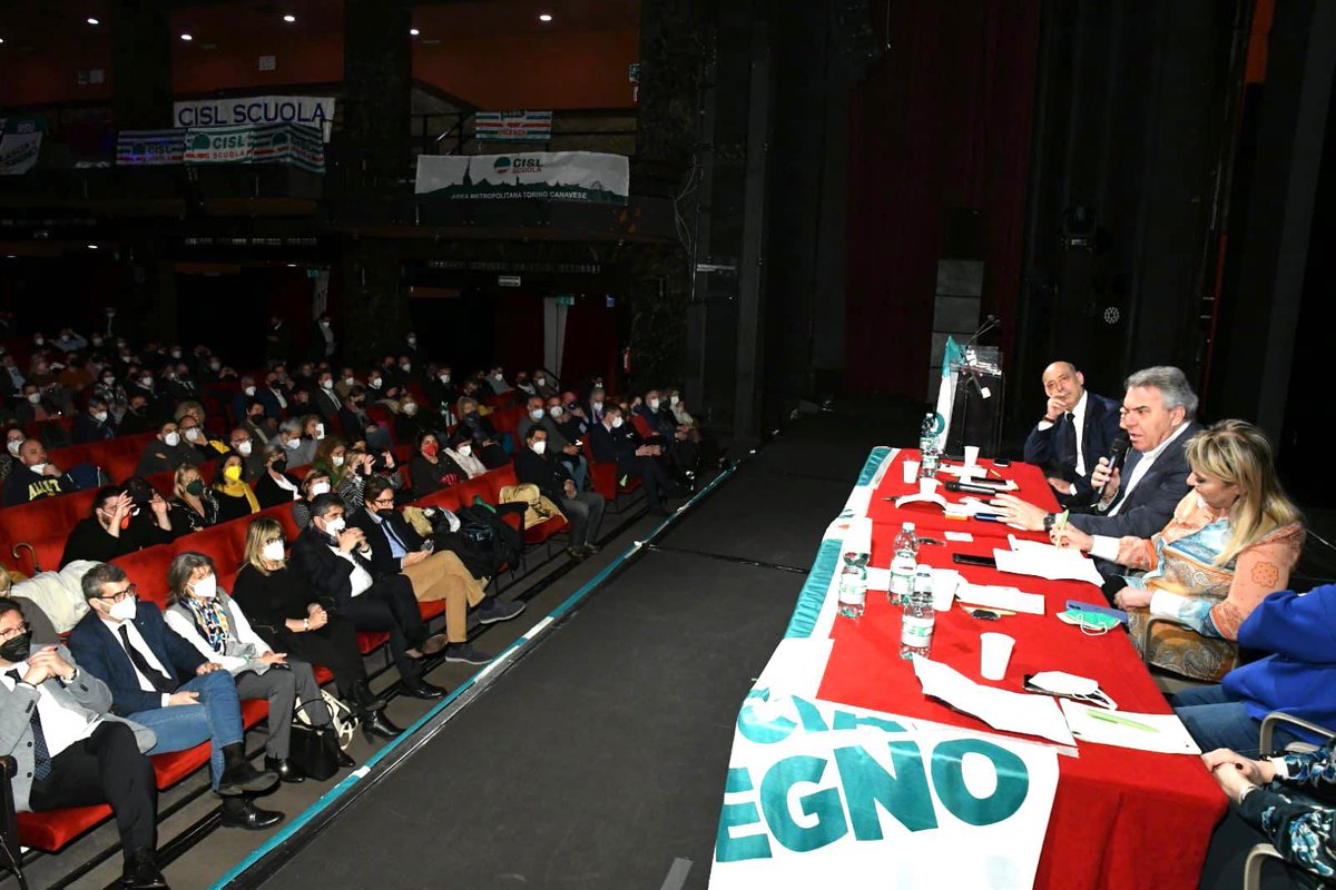 CislNazionale's tweet photo. “Vogliamo vincere le elezioni delle #Rsu per guidare con la contrattazione il processo di riforma di scuola,ricerca, università, di tutti i settori pubblici. Passa dal voto del 5-6-7 aprile la possibilità di cambiare”: #LuigiSbarra alla convention dei candidati della Cisl https://t.co/fVPniUwbbr