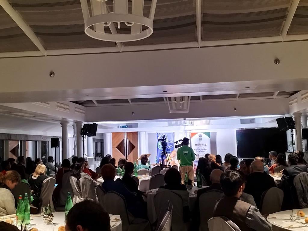 IndiainItaly's tweet photo. Embassy of India was honoured to receive @SadhguruJV in Rome. Enjoyed an evening of lively interactions with dignitaries and a powerful call for #savesoil campaign. @CGIMilan @MEAIndia @cpsavesoil #AzadiKaAmritMahotsav https://t.co/SKiZzlghtH