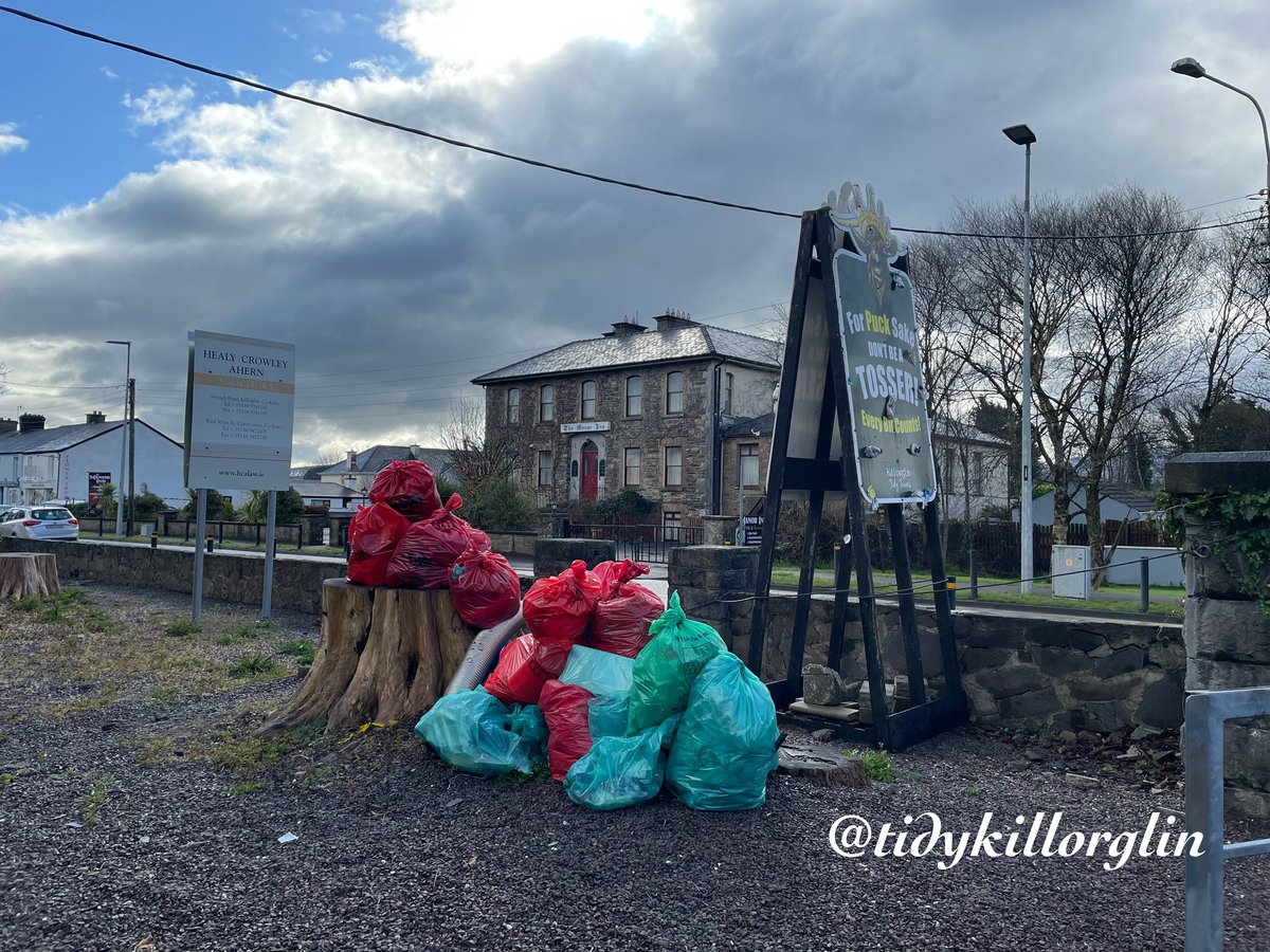 TidyKillorglin's tweet photo. We’re ready for KWD County Clean Up Day….are you???
We’re in Library Place with bags gloves and pickers until 2pm, give a call https://t.co/RU25bIZByH