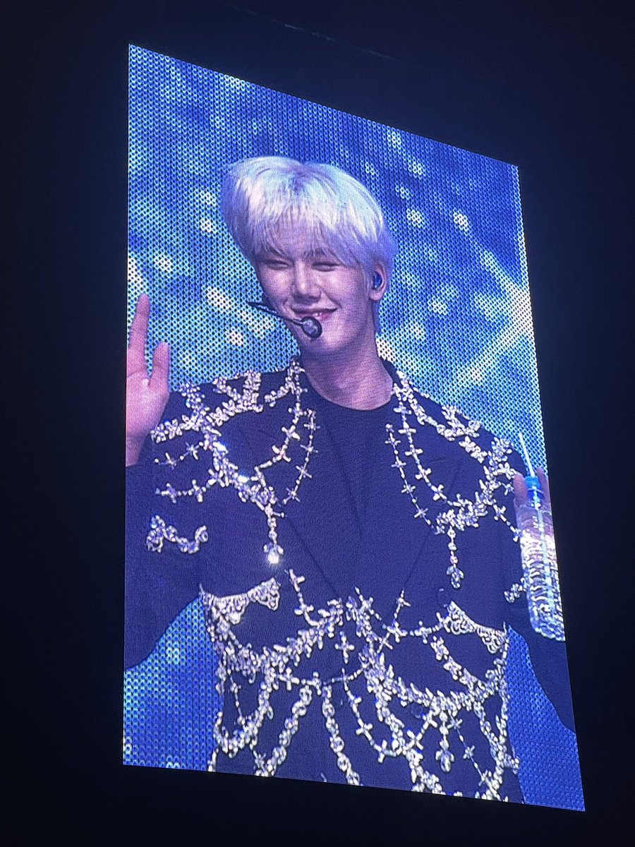 dailykmh's tweet photo. MINHEE HAIR CUT THE WORLD IS HEALING https://t.co/ZPso3xniwQ
