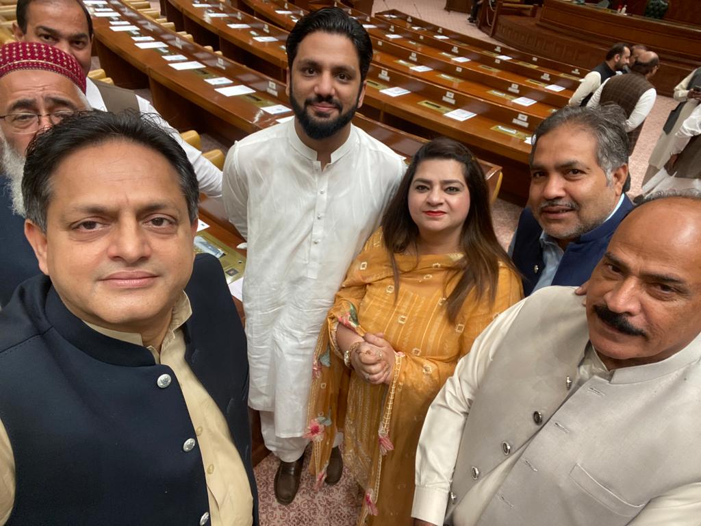 babar_mpa's tweet photo. @PresPMLNPunjab
@ShSalmanNaeem 
✌✌ https://t.co/qxkatJcWFY