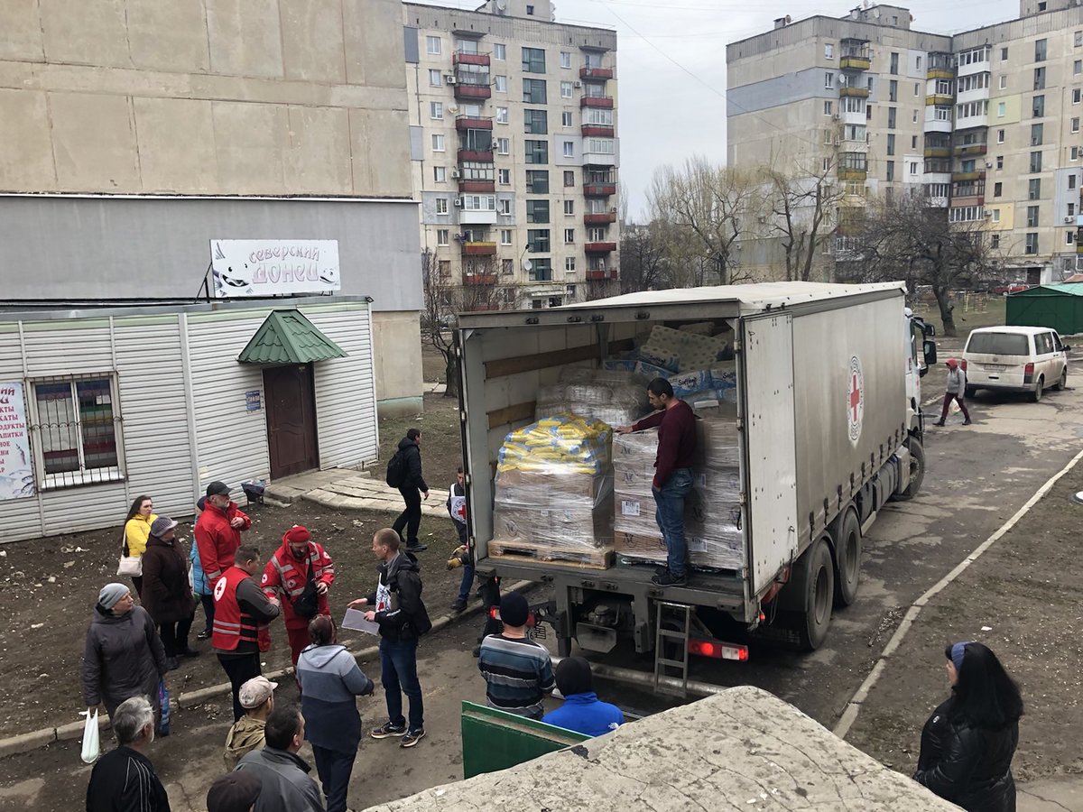 ICRC_ua's tweet photo. 📍 Luhansk region.

Yesterday, we delivered 12 tons of food and hygiene items for residents in shelters in Severodonetsk and Lysychansk 👇 https://t.co/l569lbmyHP