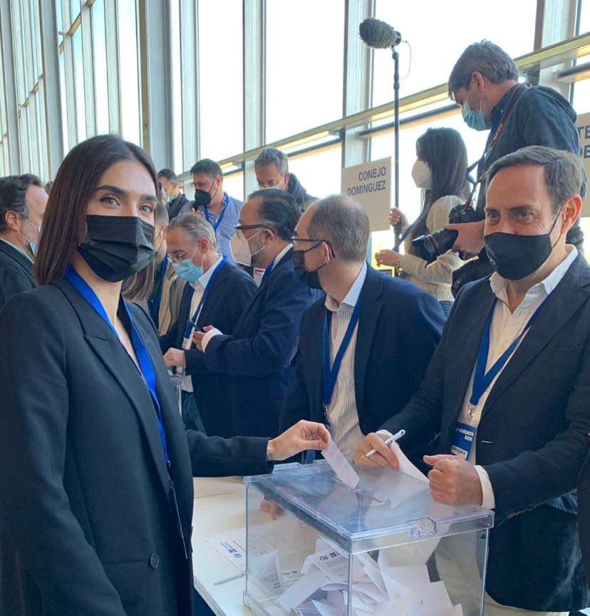 Nuestra Presidenta Maria Cánovas, (<a href="/meryposas12/">María Cánovas</a>) no podía faltar a la cita más importante de España: el XX Congreso de Partido Popular para hacer Presidente a Alberto Núñez Feijóo. (@FeijooGalicia)

#Preparados #LoHaremosBien