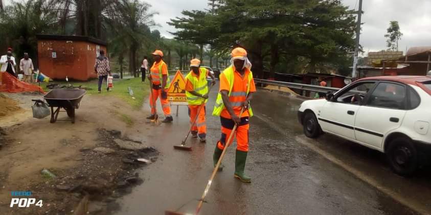 AgliOng's tweet photo. LUTTE CONTRE L’INSALUBRITÉ. 

LA TEAM AGLI. 🇬🇦 
Engager au service. 

Il n’ya pas de réussite sans confiance, sans persévérance, sans souffrance et sans engagement. 

Le vrai engagement est silencieux, mais il fait parler tout le monde autour de lui. https://t.co/fzY3qfRbOD