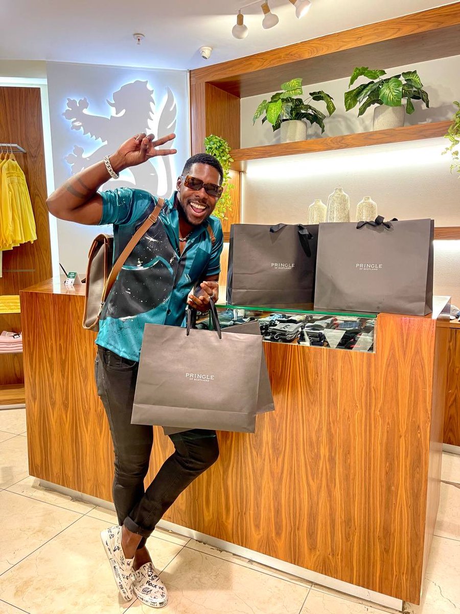 LuisMunana's tweet photo. Did I tell you about @pringleofscotlandsa opening shop at @GroveMallNamib?
More posts to come detailing my shopping experience! π π€© #PringleVIP #Grovemall https://t.co/f2McgyFxMN