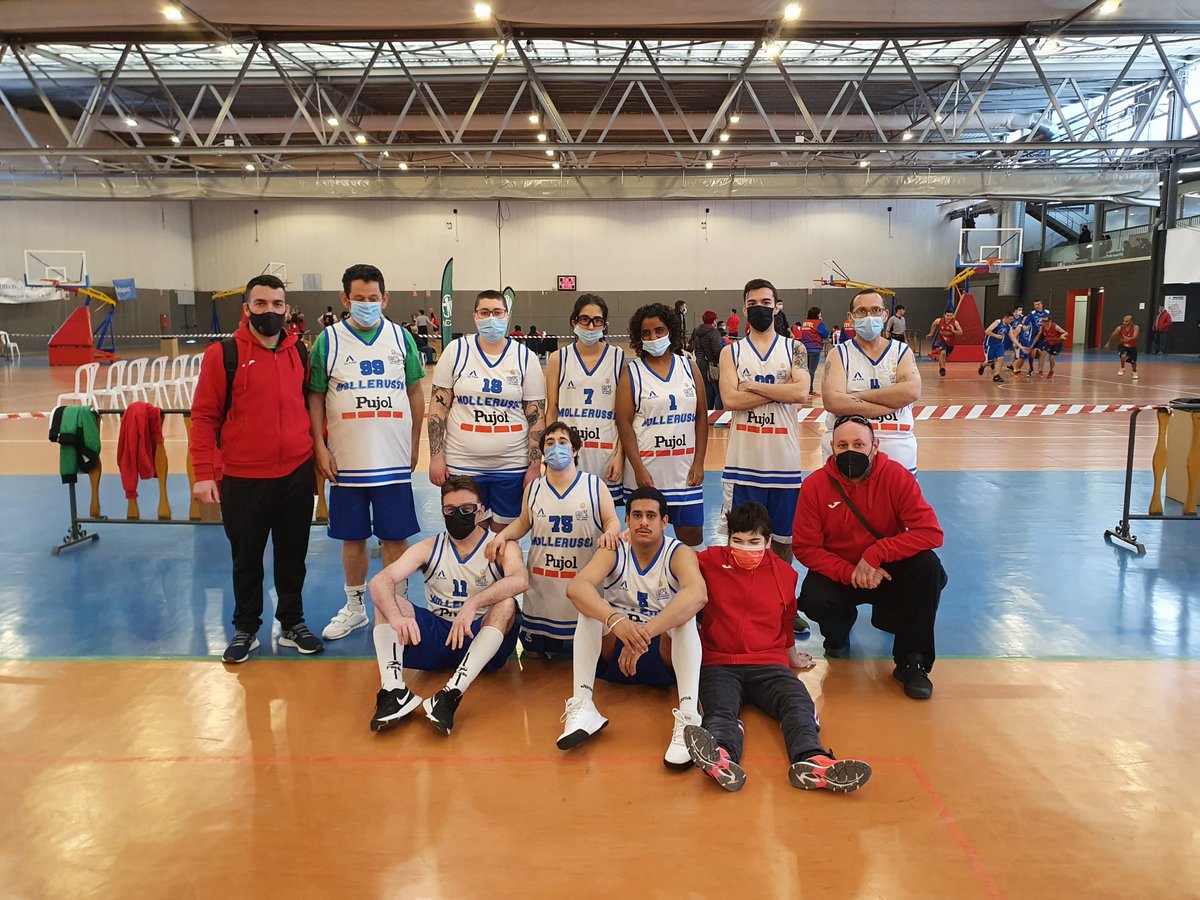 aacudam's tweet photo. 🏀 I per fi tornem a competir! Quina il•lusió! Emocions a flor de pell 😃💯
👉 Després de dos anys sense fer-ho, avui gaudim de nou al Territorial de #Basquet de Balaguer
Organitza @acellfederacio amb @lestelbalaguer
#SpecialOlympics #ACELL #lleida #disCAPACITAT #basket https://t.co/4FzQXqXDMq