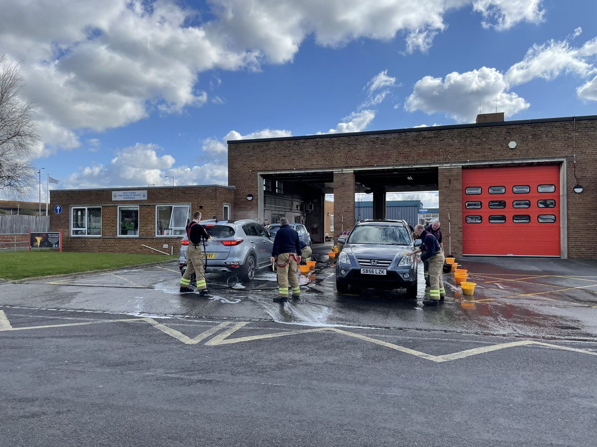 Charity Car wash in full swing at Shoreham Fire Station. Open until 1500 today. Come along &amp; support FF Charity by giving a donation. <a href="/WestSussexFire/">West Sussex Fire & Rescue Service</a> <a href="/firefighters999/">Fire Fighters Charity</a>