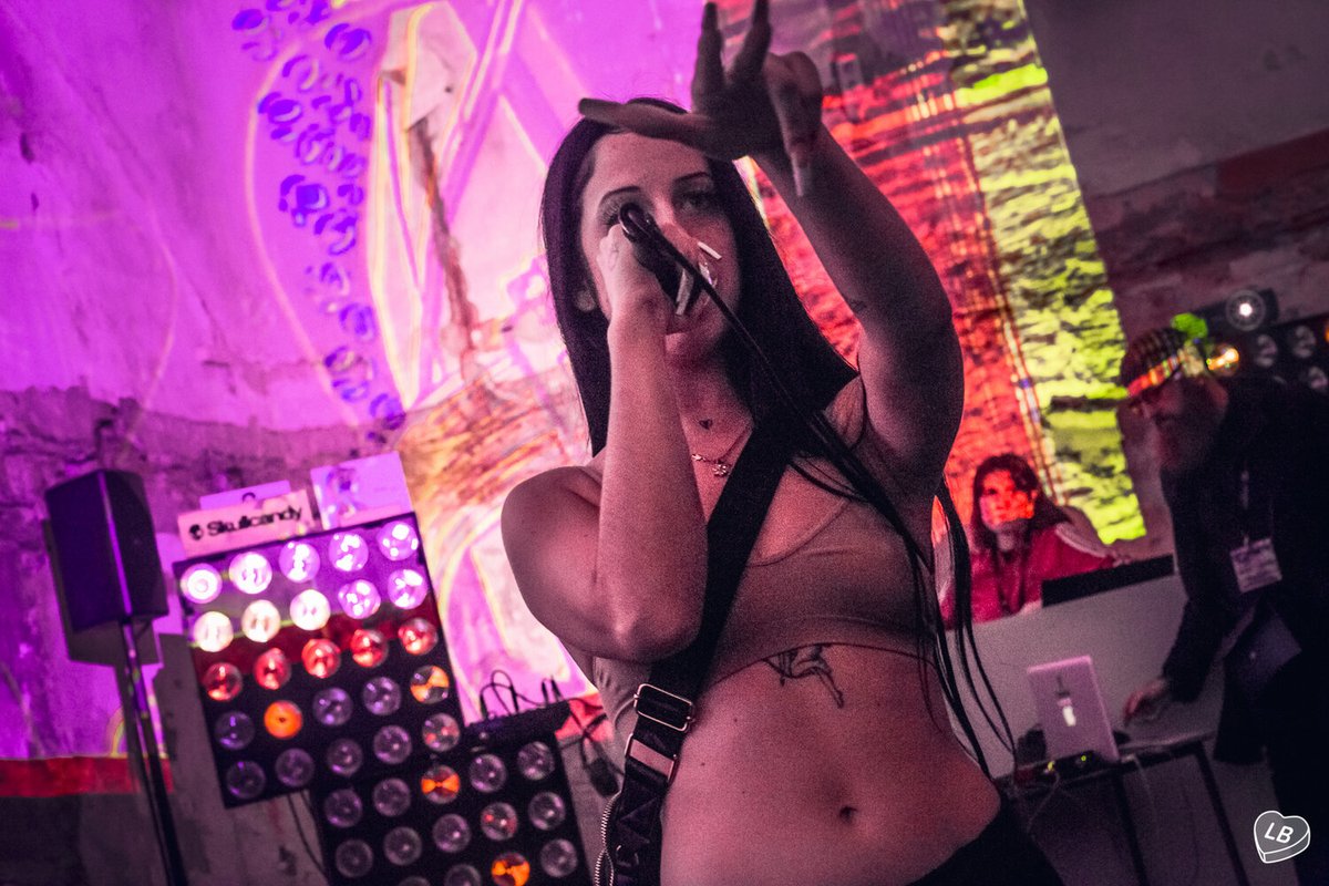 Por si necesitas alguna party diferente y echabas de menos la sala <a href="/abaixadors10/">Abaixadors10</a> . Hoy relanzamos CHOICE CLUB. 

Qué escucharemos ? Latincore, Afropop, New Club, World Electronic.

<a href="/dice/">Dice Horie</a> #choiceclub #maisonchoice

dice.fm/event/66qvq-ch…