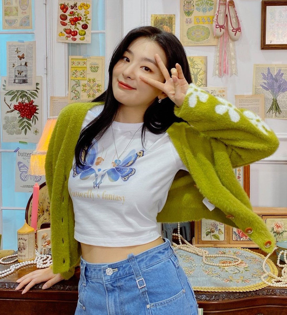 seulgipicspnsk's tweet photo. seulgi looks so pretty https://t.co/TxMMm847Jp