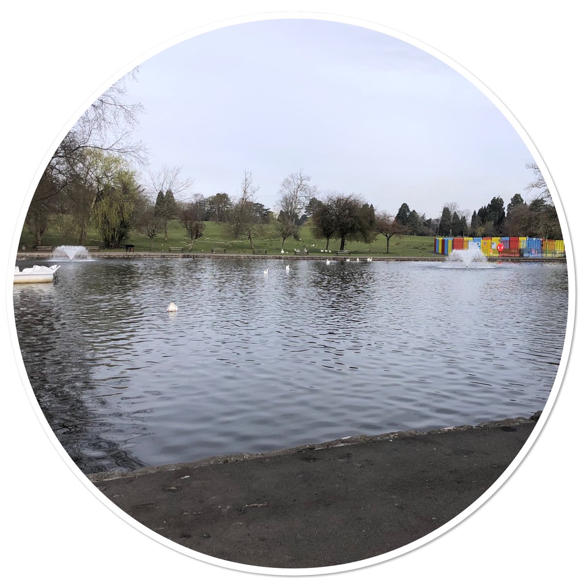 Lovely morning for ⁦<a href="/Aberdareparkrun/">Aberdareparkrun</a>⁩ at Aberdare Park ⁦<a href="/RCTCouncil/">RCT Council</a>⁩
Great to see the ‘fountains’ installed in the lake to aerate the water -they look great too!