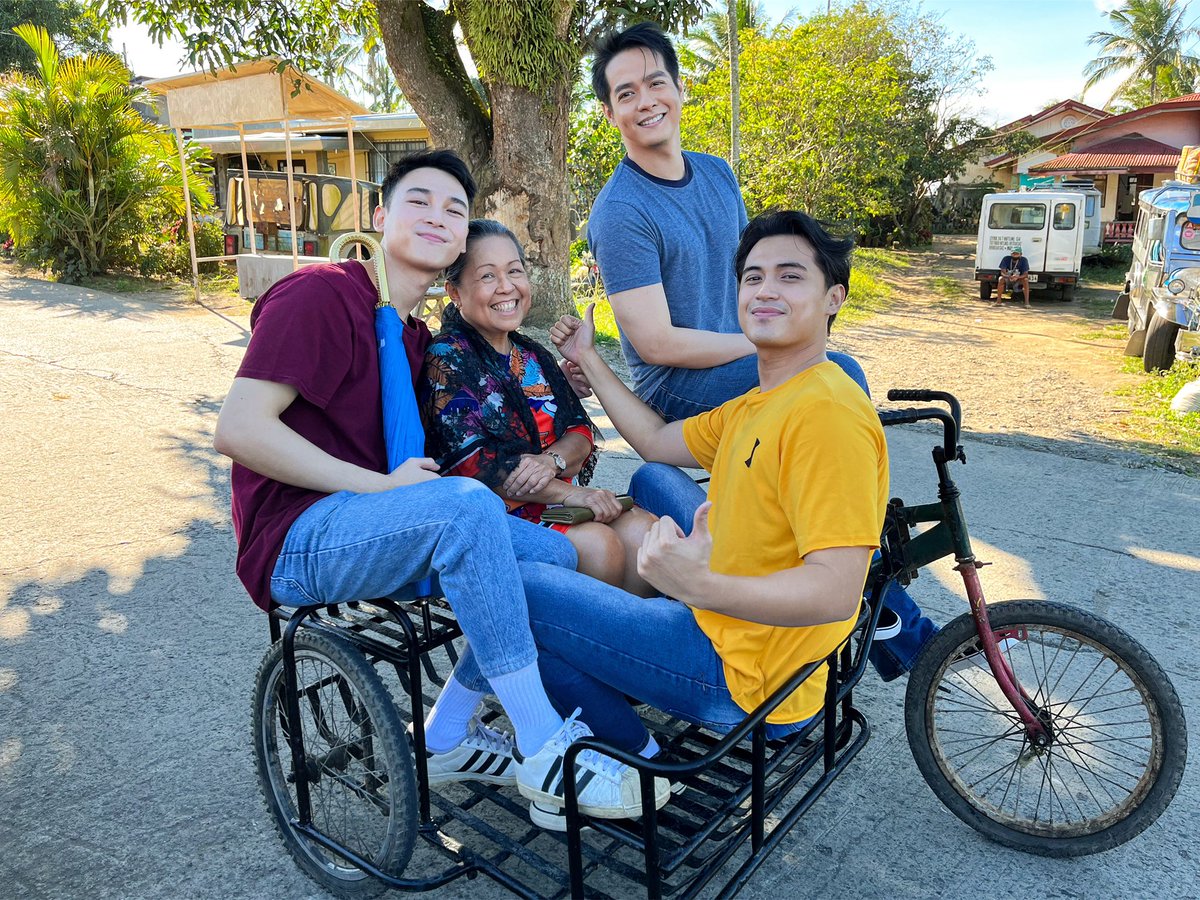 marlomortelpov's tweet photo. Ano nga ba’ng pinagdaanan ng Villadarez Brothers at kanilang lola? 

Alamin mamayang 8:45pm sa MMK. Mapapanood sa Kapamilya Channel, Kapamilya Online Live, iWantTFC, TFC at A2Z! #MMK2022 https://t.co/mpUOhNXzio