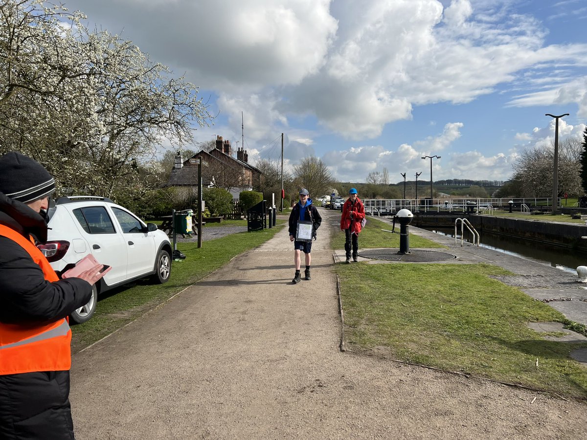 daveakasarah's tweet photo. @CheshireHike #checkpoint4 @merseyweaver the teams are coming in! https://t.co/9GXyuUWhDg