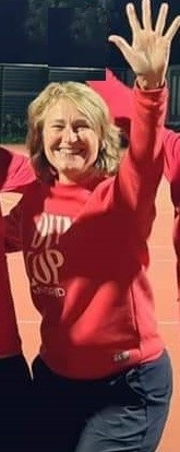 DLB_TEAM128's tweet photo. -𝔼𝕧𝕖𝕟 𝕧𝕠𝕠𝕣𝕤𝕥𝕖𝕝𝕝𝕖𝕟-⁠
Dit is Marja Wansink, docent bedrijfseconomie. Marja gaat voor de tweede keer meedoen aan de Roparun, want ze weet uit eigen ervaring hoe belangrijk de goede doelen zijn. Dit keer gaat zij ons team versterken als fietser. 
Steun ons en doneer! https://t.co/QHmcIiNNpR