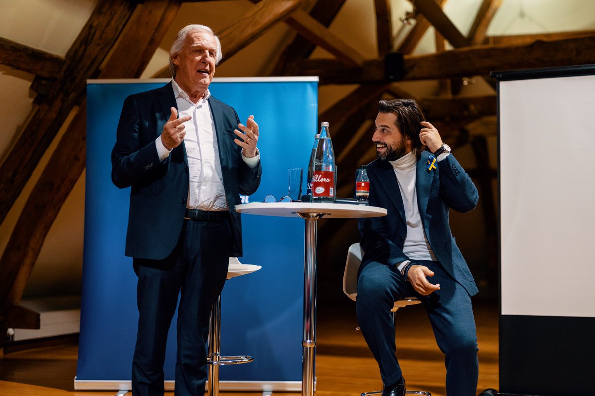 DanBacquelaine's tweet photo. 🗣Retour en images sur la soirée conférence d’hier sur la #Neutralité et l’impartialité de l’#Etat avec @GLBouchez et @CorentindeSalle . https://t.co/fFVxyVFzuO