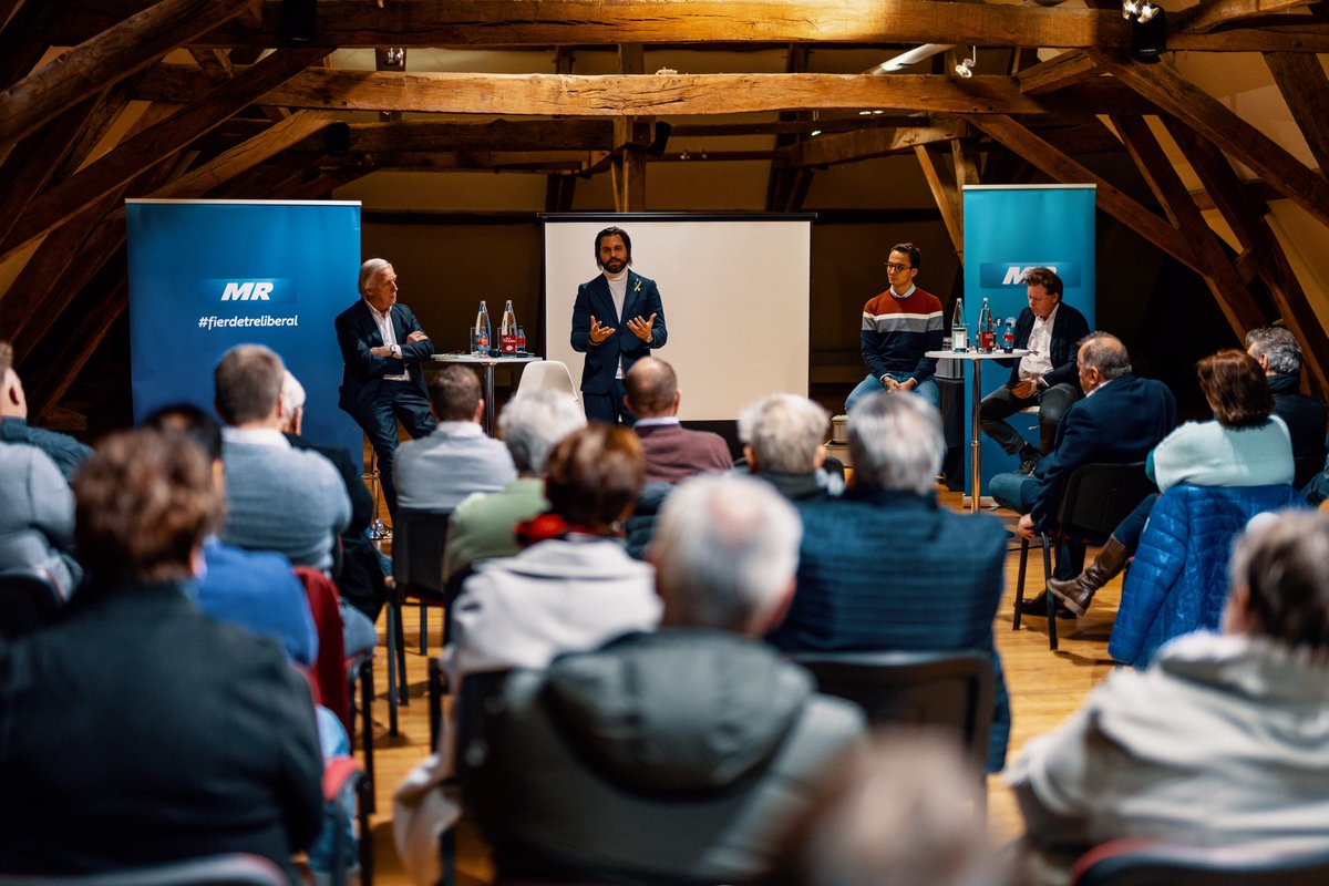 DanBacquelaine's tweet photo. 🗣Retour en images sur la soirée conférence d’hier sur la #Neutralité et l’impartialité de l’#Etat avec @GLBouchez et @CorentindeSalle . https://t.co/fFVxyVFzuO