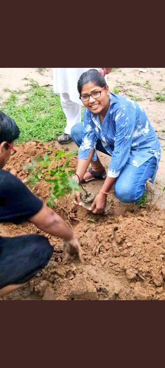 UtamKum07377987's tweet photo. @1 April को #Fool बनाने से बेहतर है...
1 पेड़ लगा के April को #cool बनाए।
#AprilFoolsDay -❌
#AprilCoolDay - ✅ https://t.co/tsI66Vskz5