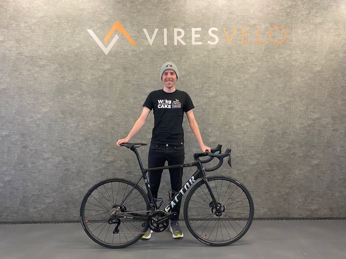 KomHunt's tweet photo. #NewBike #YouTubeThumbnails for @edlaverack are always fun! Due to ratio/size we needed, I had to remove the logo, extend the background and get @viresvelo branding back in to pop on a small phone screen, keeping the bike small to get people to want to see more! #edmode https://t.co/2hu0YisOXH